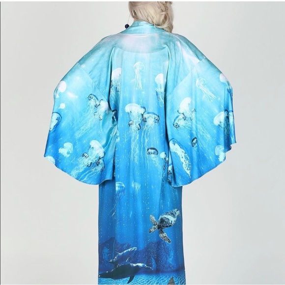BlackMilk kimono you ready for this jelly swan kimono - Picture 3 of 4